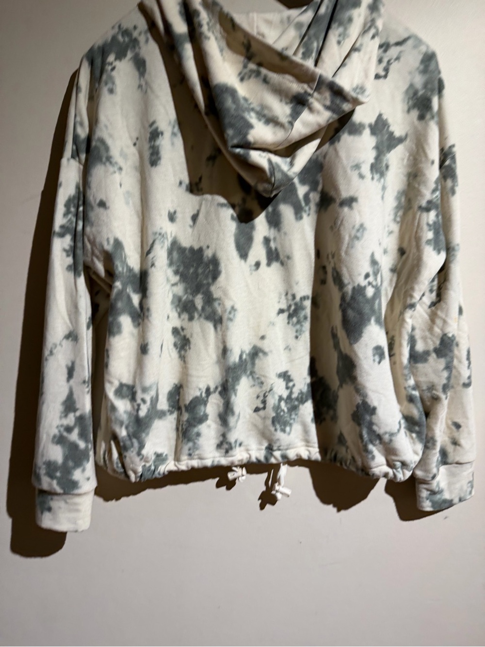 Dress Forum Cream and Gray Tie-Dye Zip Hoodie